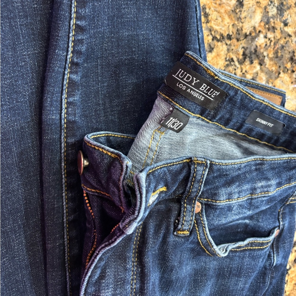 Judy Blue Skinny jeanss non distressed